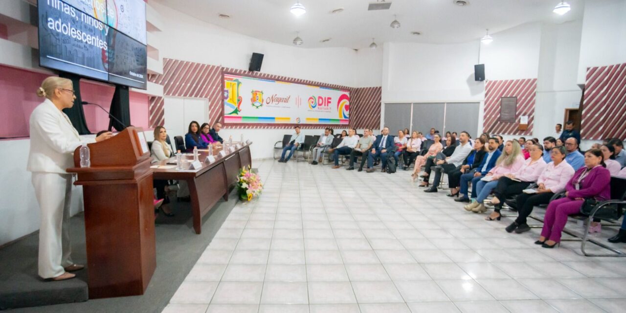 La doctora Beatriz Estrada Martínez encabezó la inauguración del diplomado: “La Adopción y los Derechos de las Niñas, Niños y Adolescentes en Nayarit”