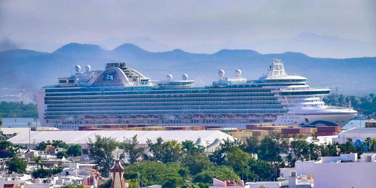 MAZATLÁN INICIA LA SEMANA CON TURISMO DE CRUCERO