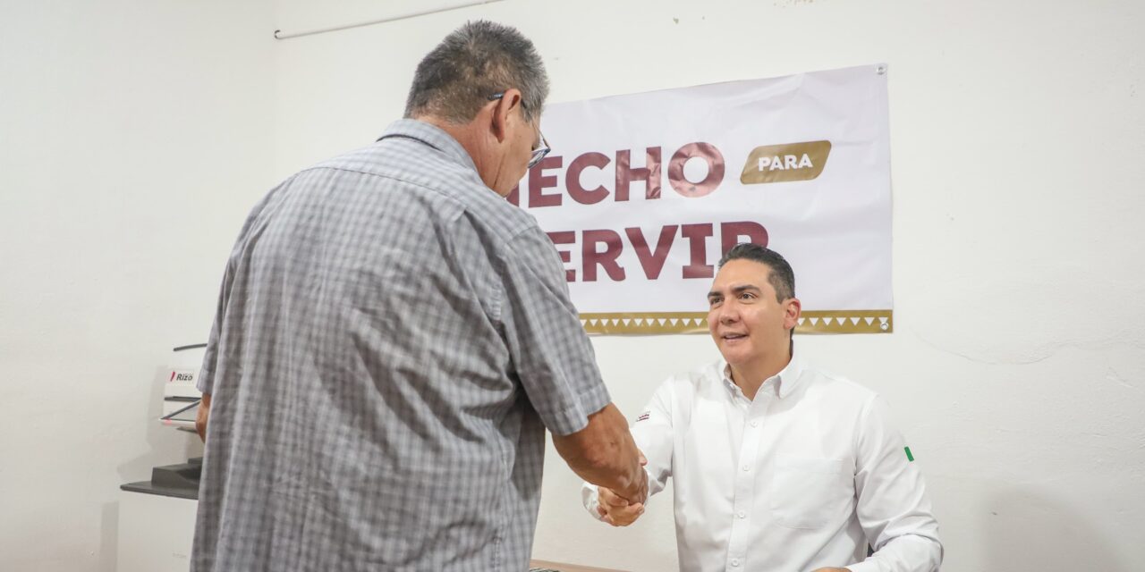 Héctor Santana y su gobierno atienden a más de 300 personas en la tercera Audiencia Ciudadana