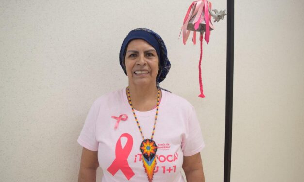 Toca paciente IMSS “Campana de la Victoria” en el HGZ No. 33, tras superar tratamiento contra el cáncer de mama