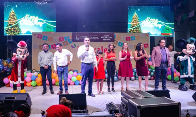 Héctor Santana lleva «La Navidad de tus Sueños» a Mezcales y Mezcalitos