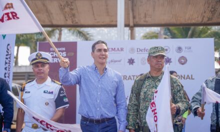 Héctor Santana da inicio al Operativo Vacacional “Bahía Seguro” en Bahía de Banderas