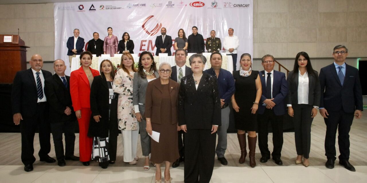 Cruzita Robles, asume la presidencia del Consejo Empresarial de Nayarit