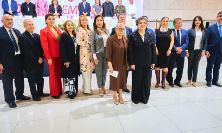 Beatriz Estrada toma protesta al Consejo Empresarial de Nayarit A.C.