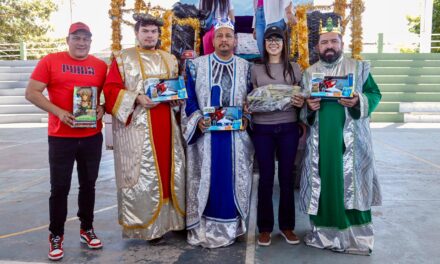 Festeja DIF el “día de reyes” a niños de Ixtapa