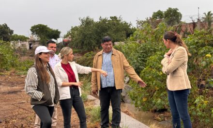 Supervisa Estrella Palacios trabajos de desazolve en canal de Pradera Dorada; se limpian y desazolvan 28 canales pluviales en Mazatlán