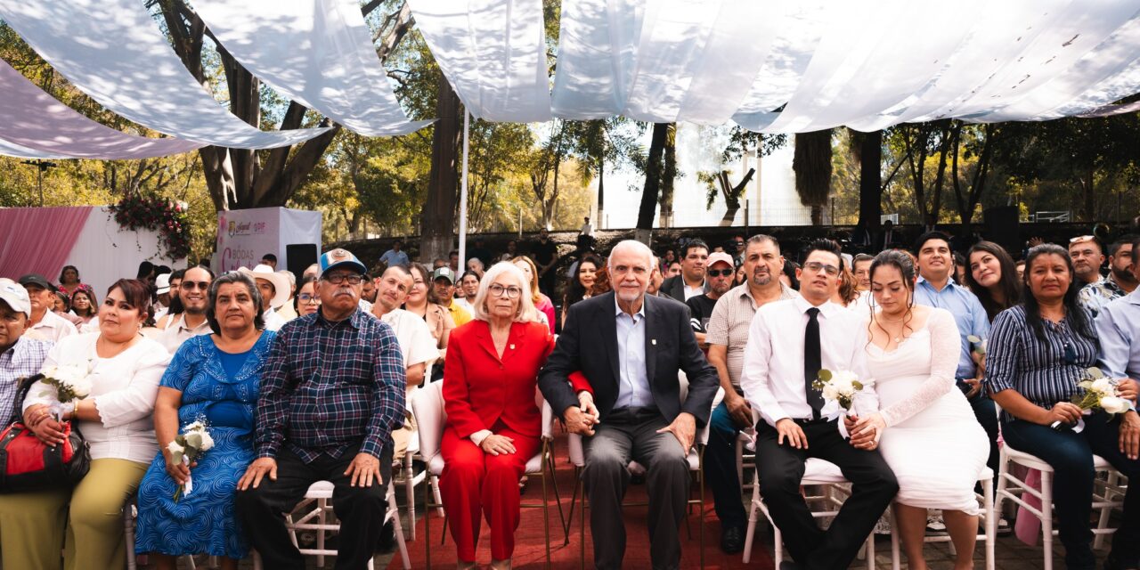 Miguel Ángel Navarro y Beatriz Estrada fortalecen la unión familiar con las Bodas Colectivas 2025