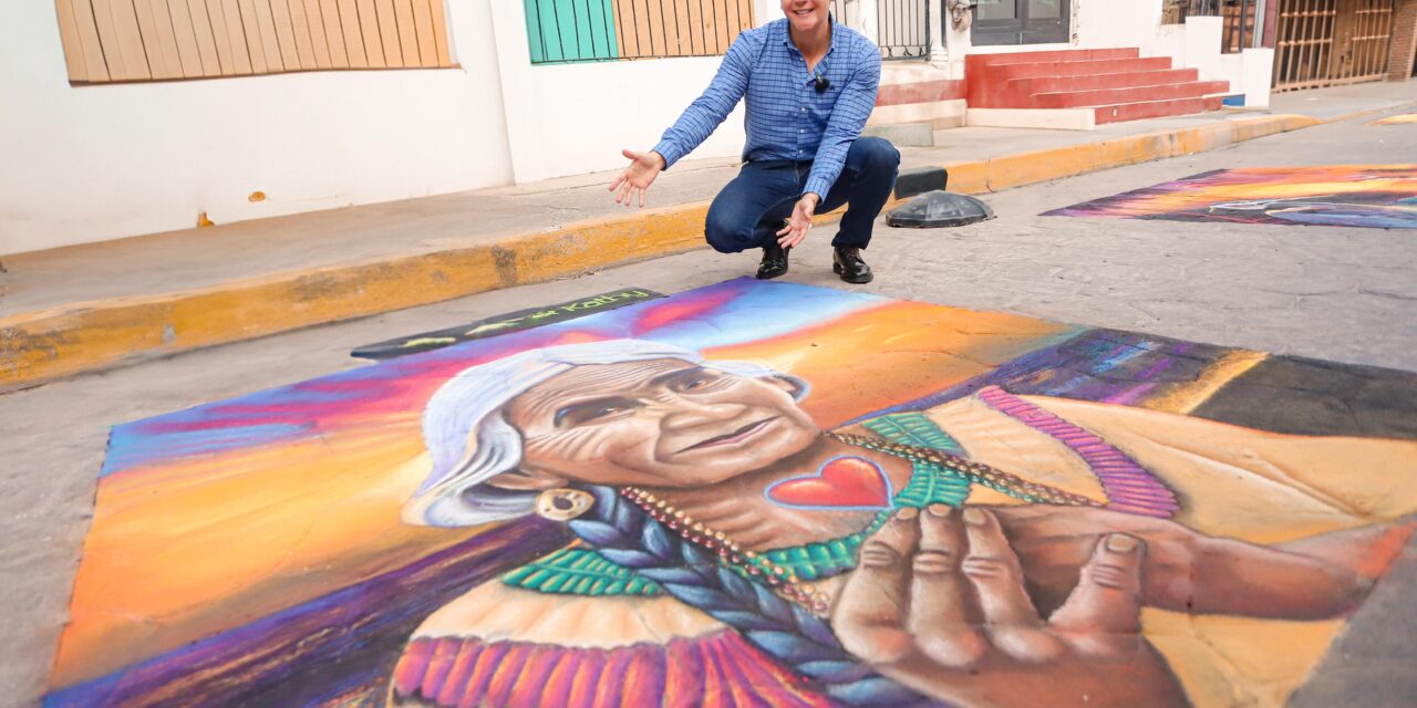 Bucerías se llena de color: Héctor Santana impulsa el arte en el Festival del Gis 2025