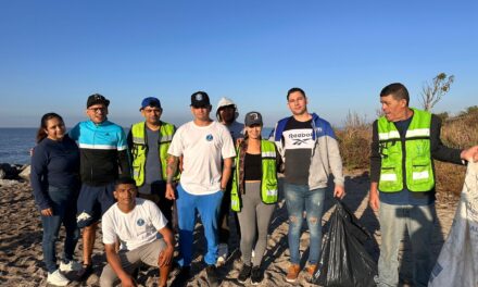 Exitosa la limpieza de playa de Boca Negra en Marina Vallarta