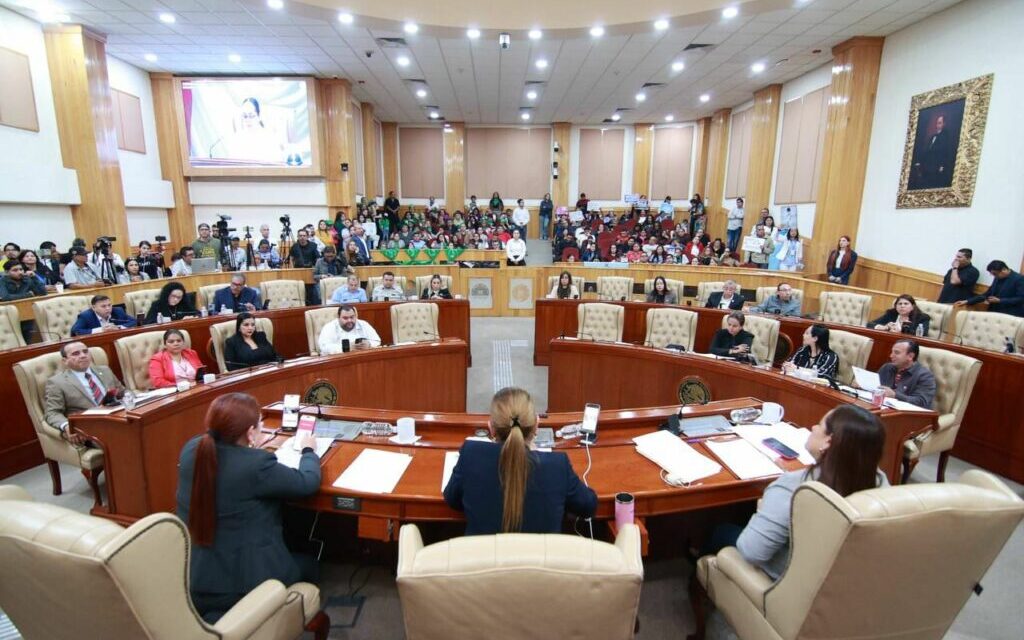 Reconoce Congreso a mujeres y hombres científicos