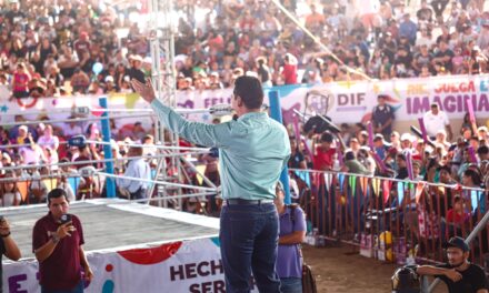 HÉCTOR SANTANA CELEBRA A MÁS DE 12 MIL NIÑAS Y NIÑOS EN BAHÍA DE BANDERAS