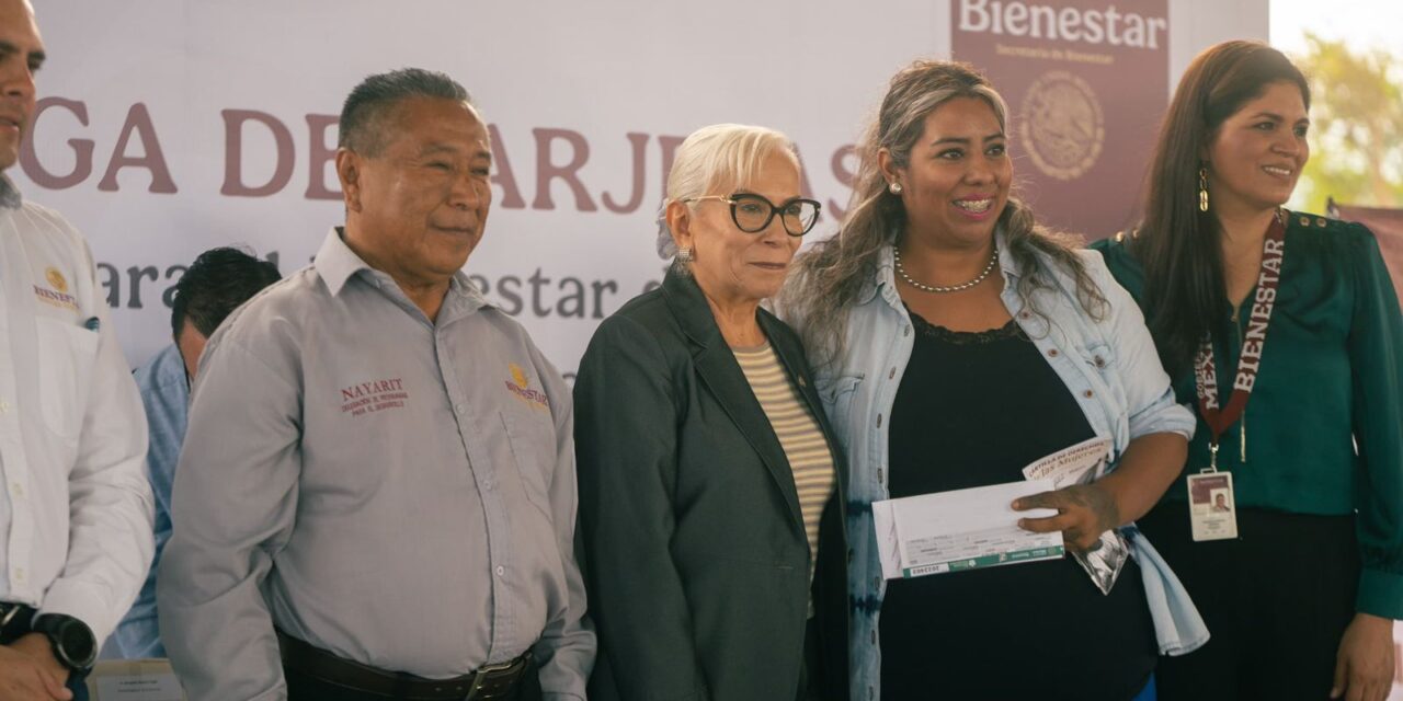 Entregan tarjetas de pensión para personas con discapacidad en Compostela
