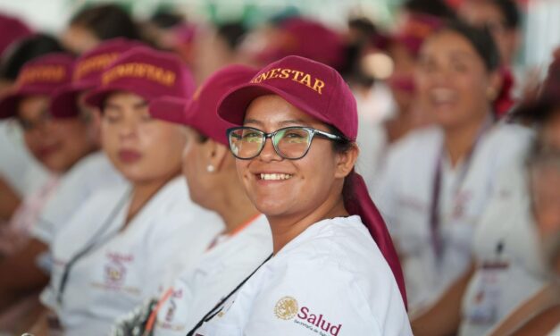 El programa Salud Casa por Casa, promueve el bienestar de personas adultas mayores y con discapacidad mediante atención médica en sus propios hogares