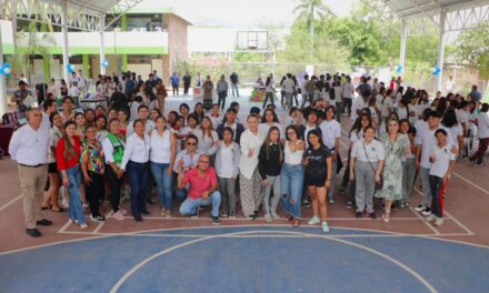 JÓVENES SE SUMAN A FERIA DE LA SALUD DEL CECYTEJ 07