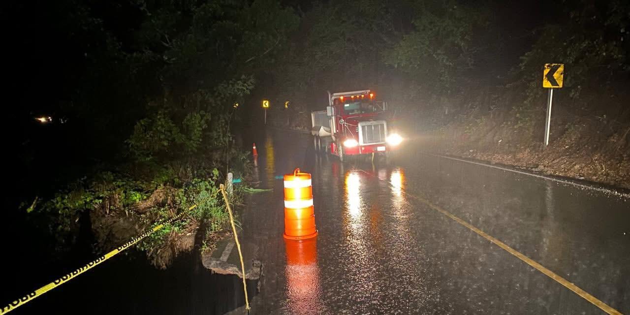 CIRCULACIÓN ALTERNADA EN CARRETERA FEDERAL 200 POR INCIDENCIA EN KM 129