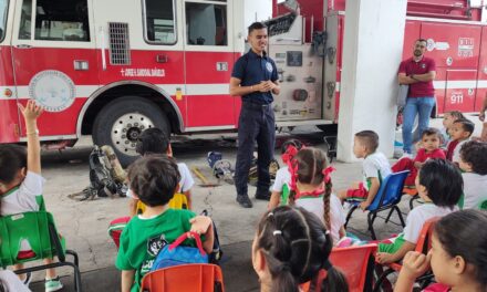 NIÑAS Y NIÑOS CONOCEN EL VALOR DE SER BOMBERO EN NAYARIT