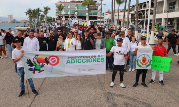 CIENTOS SE UNEN CONTRA LAS ADICCIONES EN PUERTO VALLARTA