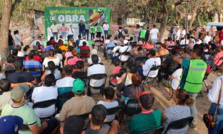 VECINOS DE JOYAS DEL PEDREGAL AGRADECEN AL ALCALDE LUIS MUNGUÍA POR NUEVO PUENTE