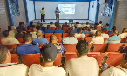 CAPACITAN A TRANSPORTISTAS DE SAN BLAS PARA PREVENIR ACCIDENTES VIALES