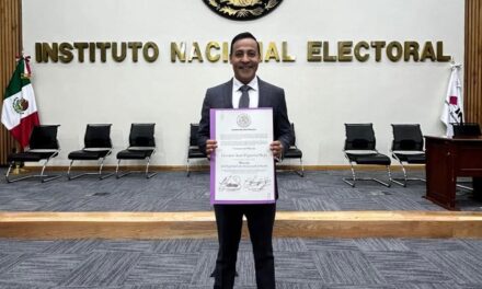 El nayarita Giovanni Figueroa Figueroa recibe constancia del INE como Ministro electo de la Suprema Corte