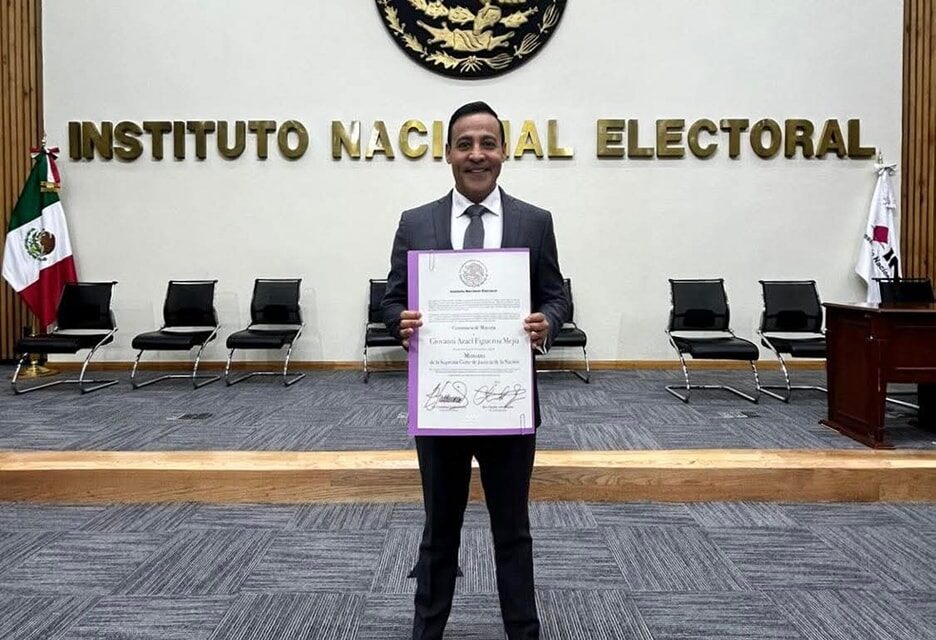 El nayarita Giovanni Figueroa Figueroa recibe constancia del INE como Ministro electo de la Suprema Corte