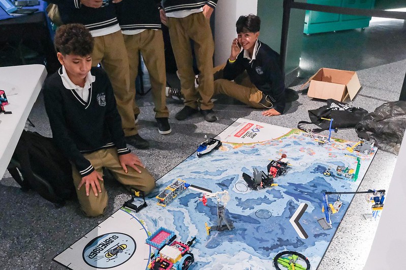 Participan más de 200 estudiantes de educación básica en evento estatal de robótica 