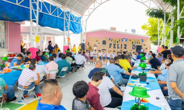 DIF Nayarit celebra a los padres del CENDI con emotivo desayuno