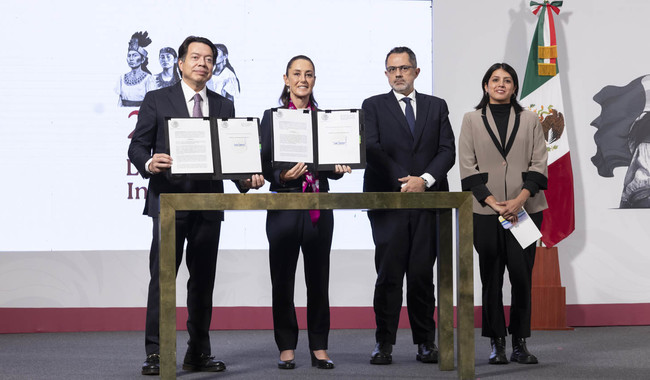 Presidenta firma decretos que mejoran las condiciones laborales del magisterio: Se facilita la movilidad y se reduce la edad de jubilación