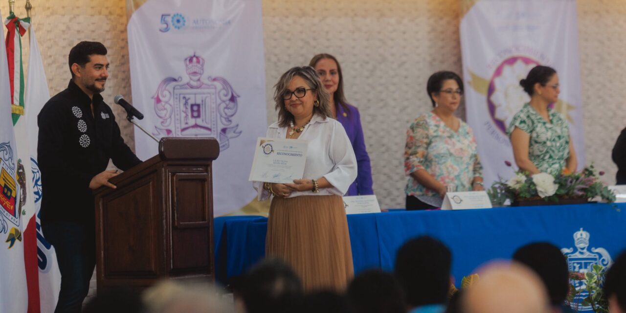 ¡Reconocimiento al esfuerzo, compromiso y entrega en favor de la formación del estudiantado y desarrollo de la Universidad!