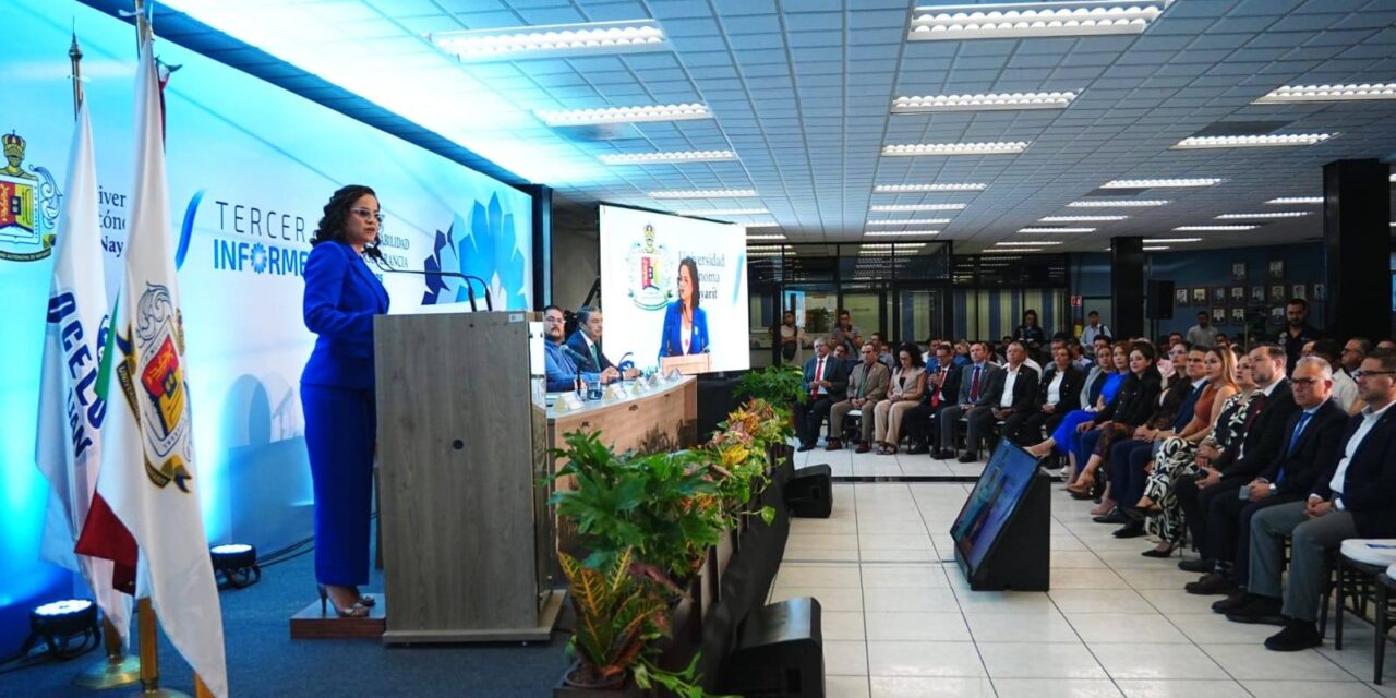 Hoy tengo el honor de ser portavoz de las acciones emprendidas y los logros alcanzados por nuestra comunidad universitaria, durante nuestro tercer año de gestión al frente de la Universidad Autónoma de Nayarit