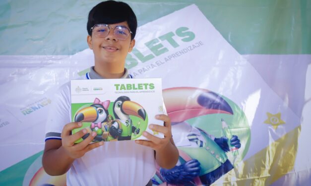 Regresan las entregas de tablets para primarias de Puerto Vallarta