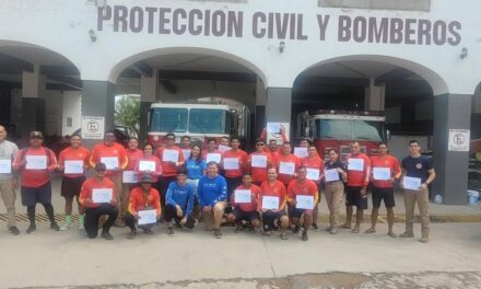 Capacitan a salvavidas por anidación de tortugas