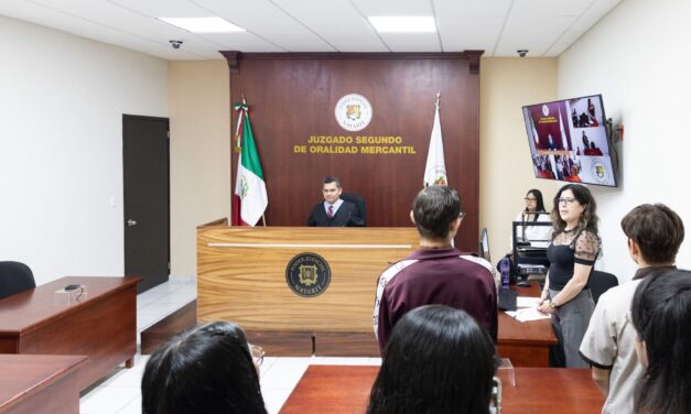 Del aula al tribunal: estudiantes participan en simulación de juicio oral