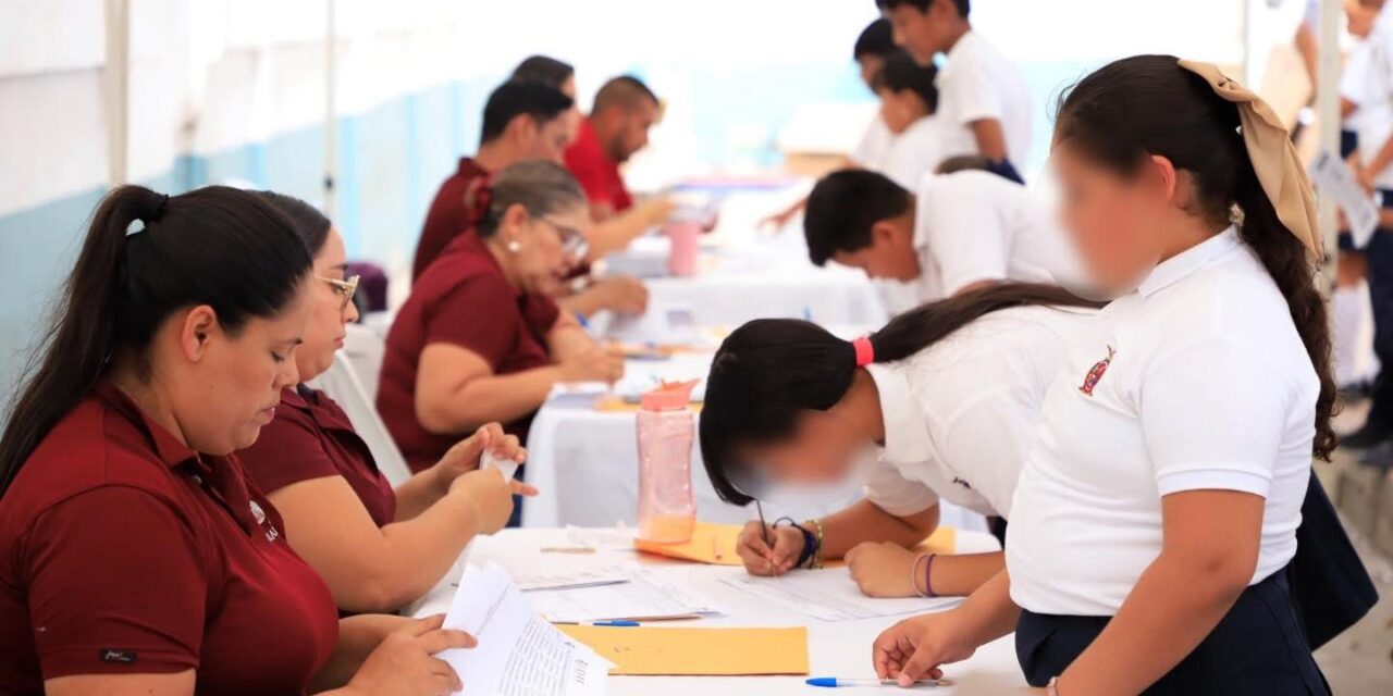 DIF Mazatlán impulsa la educación con la entrega de becas PROBEC