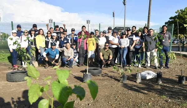 Mazatlán siembra vida en el Día del Árbol