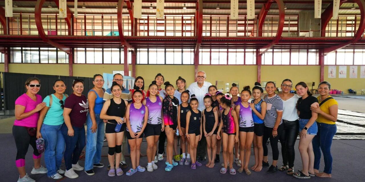 Visita sorpresa con resultados inmediatos: Miguel Ángel Navarro impulsa mejoras al polideportivo donde entrenan niñas gimnastas en Tepic
