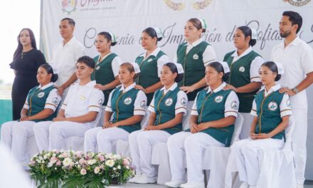 Encabezan Ceremonia de Cofias e Insignias de egresados de Enfermería en la Universidad Tecnológica de la Sierra