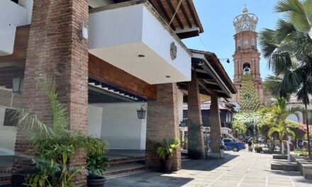 AYUNTAMIENTO DE PUERTO VALLARTA BRINDA APOYO A MUJER LESIONADA EN ACCIDENTE DE RZR