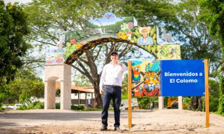 Héctor Santana entrega el Arco de Ingreso a El Colomo: una obra emblemática para la Sierra de Bahía de Banderas