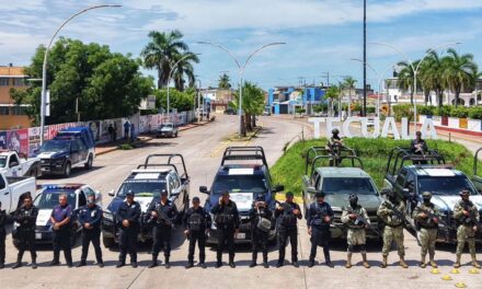 Agentes de Movilidad resguardan la vida de motociclistas en Nayarit