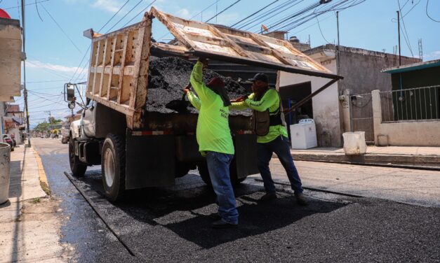 BAHÍA DE BANDERAS CONTINÚA CON EL PROGRAMA INTENSIVO DE BACHEO EN AVENIDAS PRINCIPALES