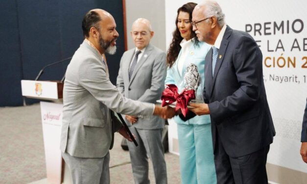 ¡NAYARIT RECONOCE A SUS MEJORES ABOGADAS Y ABOGADOS!