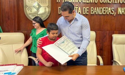 Héctor Santana garantiza identidad legal a quienes más lo necesitan