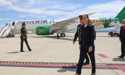 Presidenta Claudia Sheinbaum recibe primer aeronave Embraer E195-E2 de Mexicana de Aviación