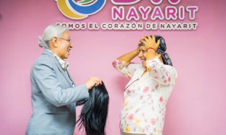 Entrega Beatriz Estrada pelucas oncológicas artesanales