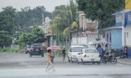 Para evitar infecciones gastrointestinales, en vías respiratorias y en la piel, llama IMSS a evitar contacto con aguas de lluvia