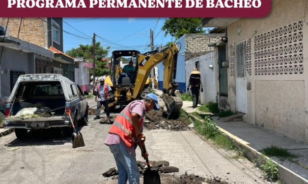 OBRAS PÚBLICAS MEJORA LAS CALLES DE TEPIC CON BACHEO PERMANENTE
