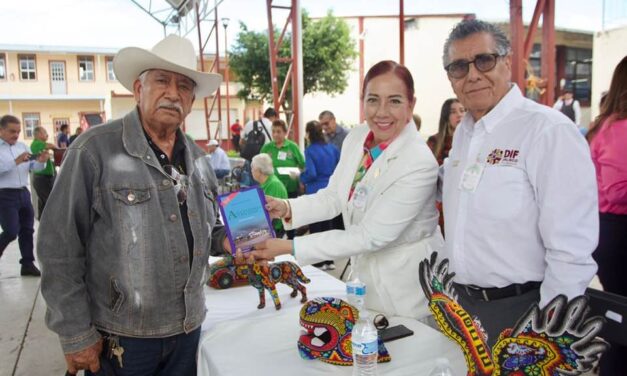 Reconocen trayectoria de egresados de la Benemérita Normal Rural de Xalisco