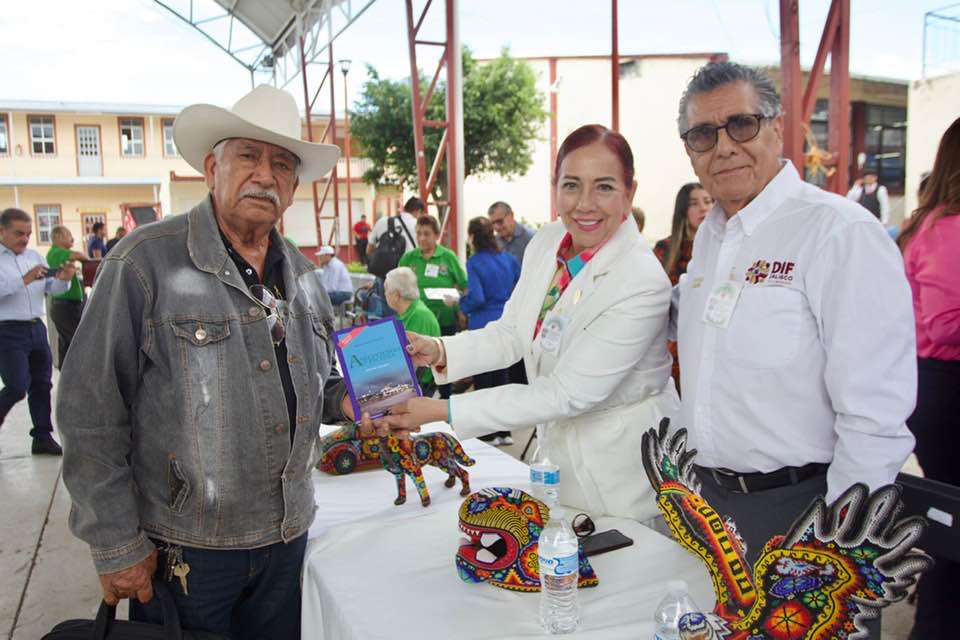 Reconocen trayectoria de egresados de la Benemérita Normal Rural de Xalisco
