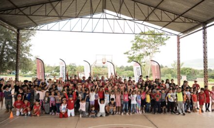 CLAUSURA DEL CURSO “VERANO EN GRANDE” EN COMPOSTELA: DEPORTE, SONRISAS Y BIENESTAR